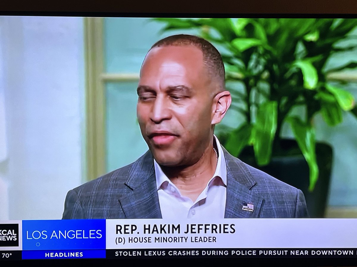 NeedaCopyEditor's tweet photo. Why is it so difficult to spell the House Minority Leader’s first name correctly? #hakeemjeffries #typo #copyedit #proofread https://t.co/rgKKGasEmN
