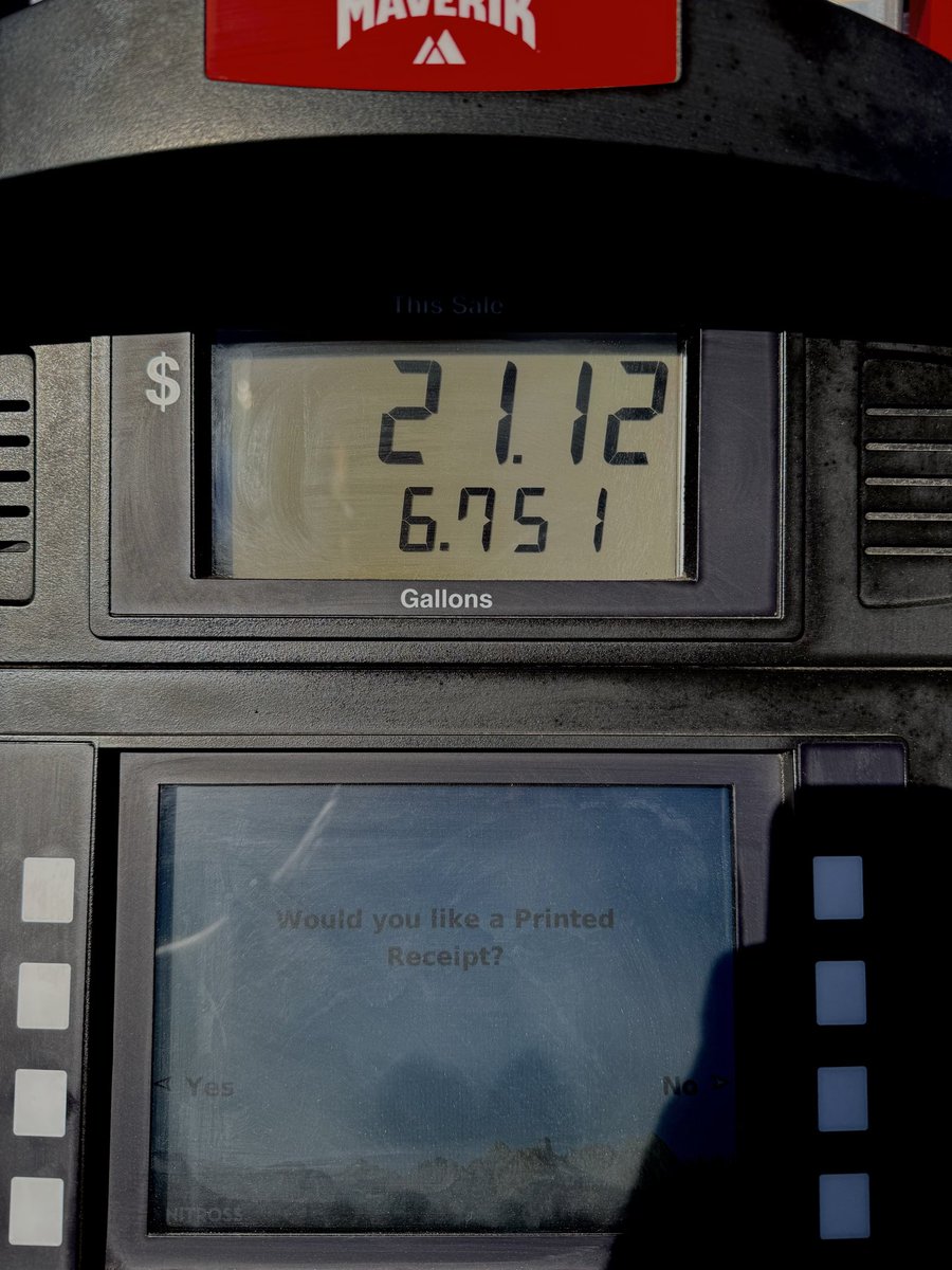 Rush74Kyle's tweet photo. Had to stop for some Fuel for the RushMobile on the way to work, while refueling on some much needed Rush music! #RushFamily @vivien2112 #YYZED https://t.co/CEsf4MIZT0