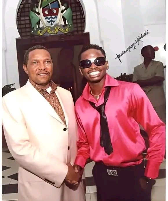 Wapwa tusake pesa, hii midomo sio yetu😄💔.......!