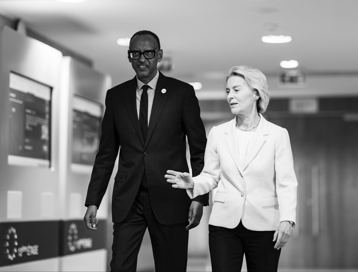 UrugwiroVillage's tweet image. This afternoon in Brussels, President Kagame held bilateral talks with President @vonderleyen of the European Commission. They exchanged on Rwanda–EU cooperation, including the EU’s support for the BioNTech mRNA Vaccine Manufacturing Facility in Kigali.
The two leaders were…
