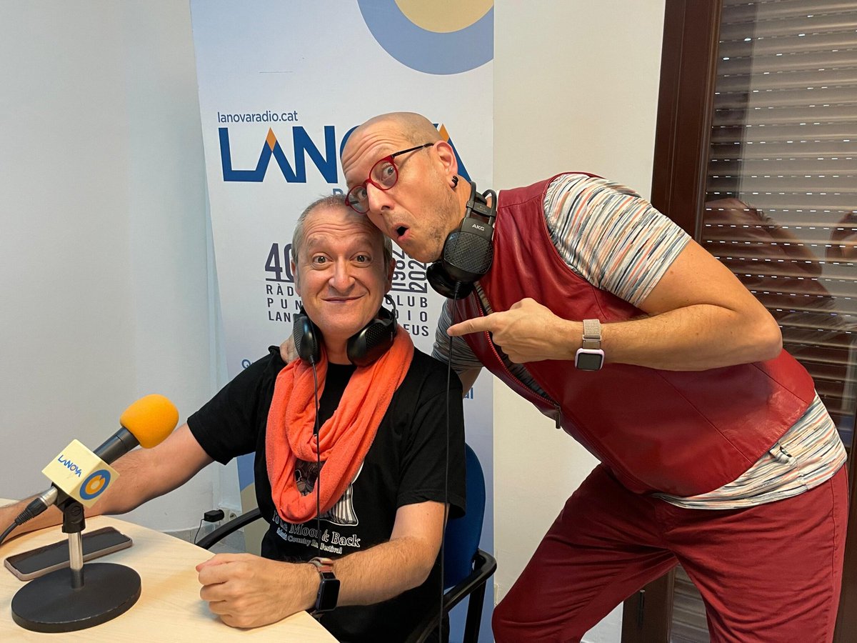 Ràdio Ciutat Tarragona (@rctgn) on Twitter photo 🔊 #CarrerMajor sobre la 3a Reus 1900. Festa modernista, que se celebra aquest cap setmana.
👉 Amb <a href="/nllaurado/">Noemí Llauradó Sans</a> (<a href="/ReusPromocio/">Reus Promoció</a>), V. Perales (<a href="/AEHTarragona/">Federació AEHT</a> Reus), <a href="/CasaNavas_Reus/">CasaNavàs_Reus</a>, <a href="/sandrage76/">Sandra Guaita Esteruelas</a>, Coia Tenas (<a href="/ajcanetdemar/">Aj. Canet de Mar</a>), <a href="/antoniveciana/">Antoni Veciana Ribes</a> i Prod. Lucky & Luke:
lanovaradiodereus.cat/carrer-major-e… 🔊 #CarrerMajor sobre la 3a Reus 1900. Festa modernista, que se celebra aquest cap setmana.
👉 Amb <a href="/nllaurado/">Noemí Llauradó Sans</a> (<a href="/ReusPromocio/">Reus Promoció</a>), V. Perales (<a href="/AEHTarragona/">Federació AEHT</a> Reus), <a href="/CasaNavas_Reus/">CasaNavàs_Reus</a>, <a href="/sandrage76/">Sandra Guaita Esteruelas</a>, Coia Tenas (<a href="/ajcanetdemar/">Aj. Canet de Mar</a>), <a href="/antoniveciana/">Antoni Veciana Ribes</a> i Prod. Lucky & Luke:
lanovaradiodereus.cat/carrer-major-e…