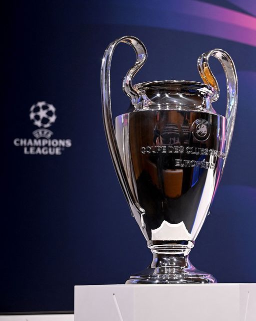 🚨 UEFA confirms informal talks with A22 Sports Management, the group behind the proposed European Super League.

However, UEFA insists there are “no plans to change the format of the Champions League.

— (via Reuters)