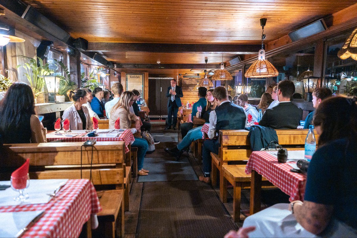 Pinto_Pierre's tweet image. 🇫🇷 Belle conférence !
Merci à @v_joron pour son intervention sur la liberté d’expression et à @FabriceLeggeri pour son témoignage sur les 2 ans du 7 octobre et son déplacement en Israël avec @J_Bardella.
Bravo à toute la jeunesse engagée pour son énergie et son patriotisme !