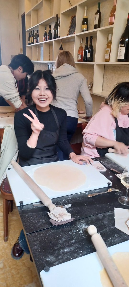 StePedrotti's tweet image. #internationalwelcomedays‼️ day 2 #cookingclass @ied_roma @yellowsquare
Funny and interesting days with our international student of IED Roma , after the visit of Roman therms .
Cultural and funny day! Now is time to study folks .