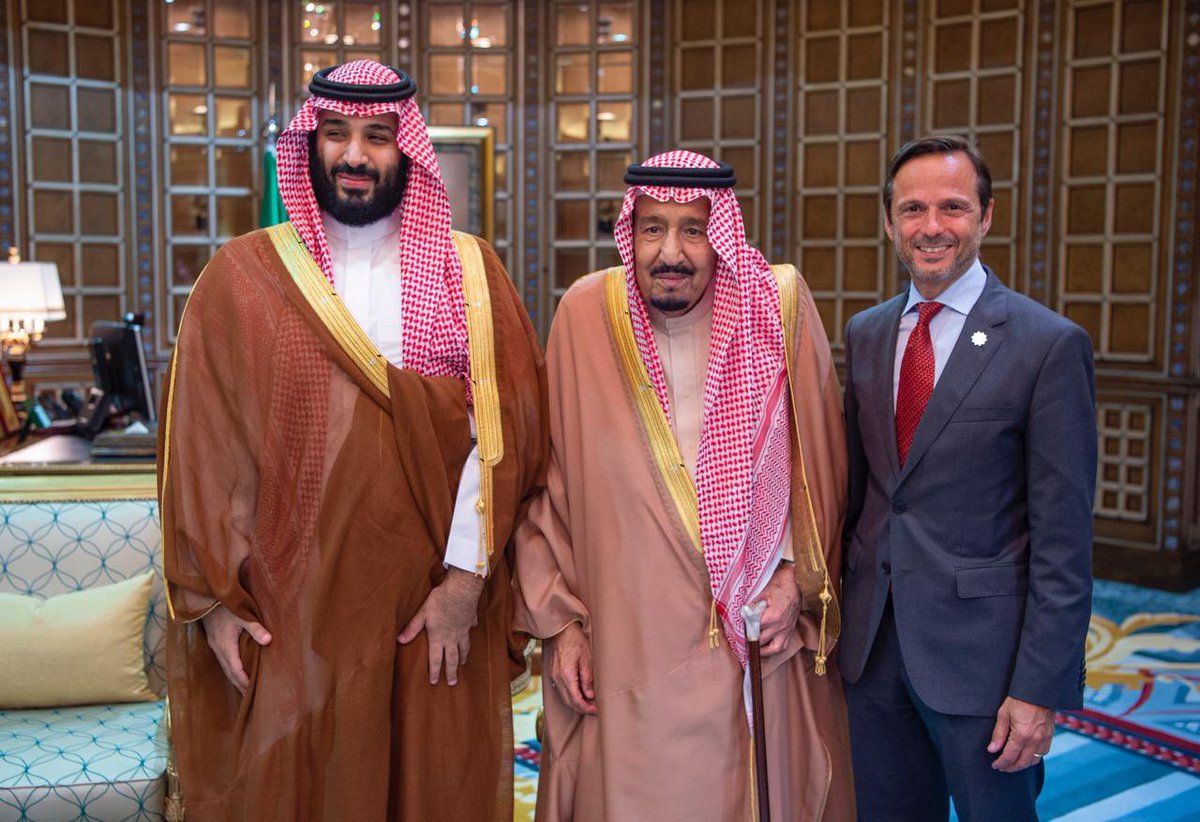 abudavid88's tweet image. الف مليون مبروك تستاهل كل خير 💚😎🇸🇦
جون باغانو الرئيس التنفيذي لشركة #البحر_الأحمر_الدولية
#وجهة_البحر_الأحمر