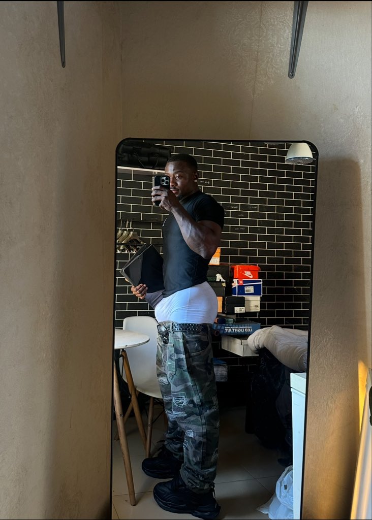 Meet__karma tweet media