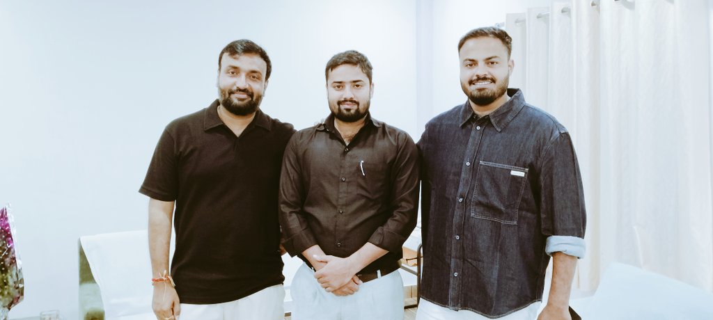 g20newsindia's tweet image. बड़े भाई The lallantop न्यूज के पूर्व पत्रकार सौरभ त्रिपाठी और अभिनव पाण्डेय जी के साथ!
#saurabhtripathi #AbhinavPandey #TheLallantop #journalist #photochallenge #g20newschannel #hindustaniplatform #g20newsakhlak