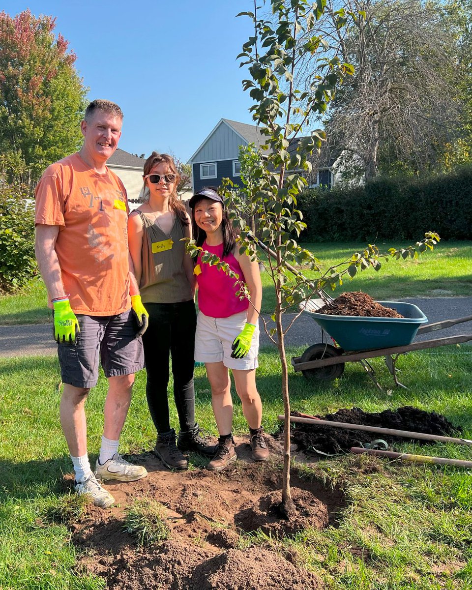 TreeTrust's tweet image. “It means everything.” Volunteer & Mahtomedi Park Commissioner Anna Costello shared why giving back through tree planting matters:
“Trees give us joy, peace, & fresh air. We need to give back—plant more & care for them for future generations.”