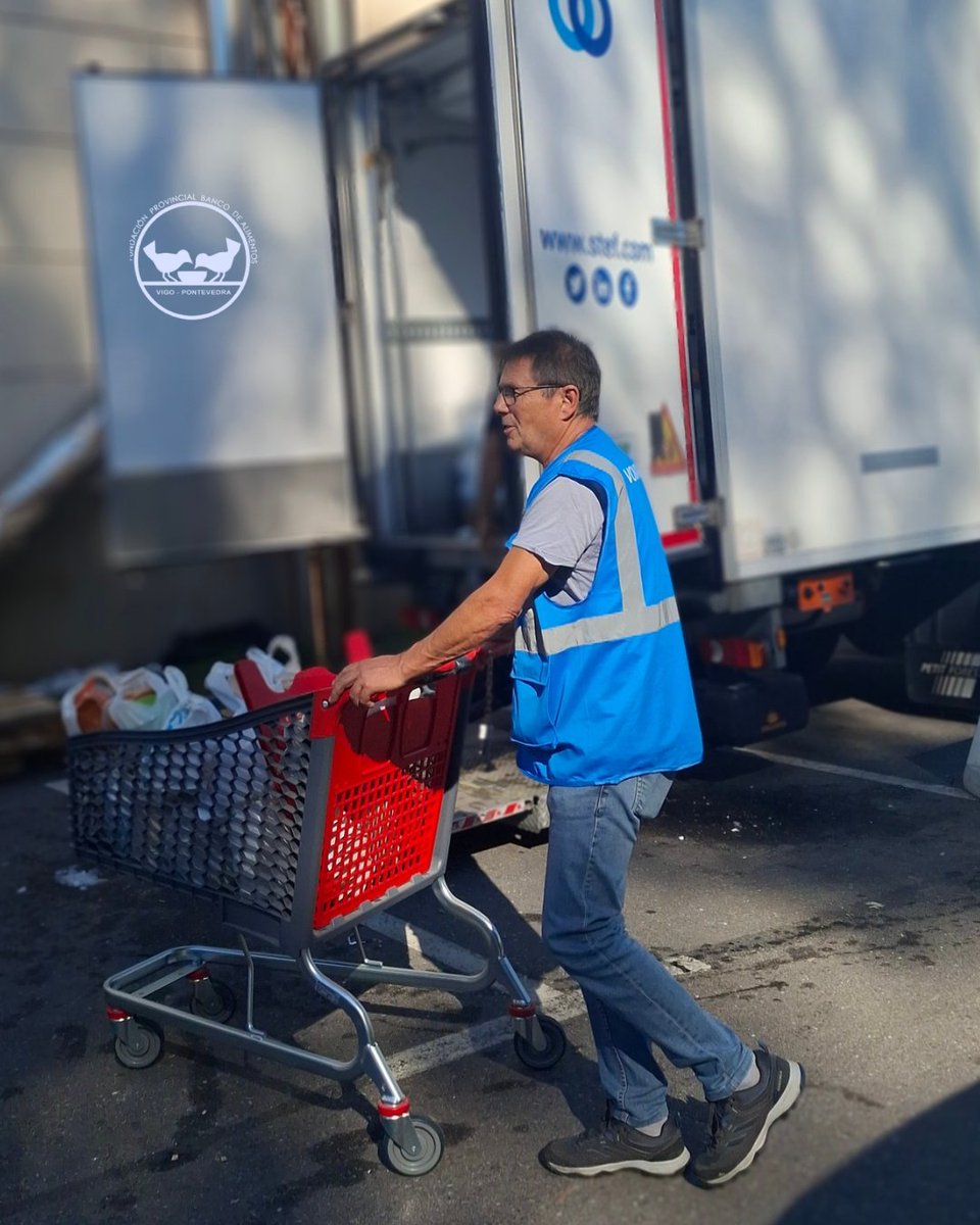 Un año más, nuestros voluntari@s estuvieron en <a href="/ConxemarOficial/">Conxemar</a> para retirar la mercancía sobrante y, en perfecto estado de consumo, de un buen número de sus expositores. 
Agradecidos por la implicación y el compromiso de la organización por ponerlo nuevamente todo tan fácil.