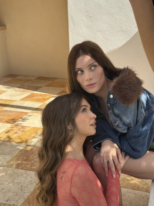 3 pic. You&rsquo;re favorite duo is back together ❤️ @MilfyLana https://t.co/utsHQ5XlpL<a class="tags" href="/tag/milfylana">@milfylana</a>