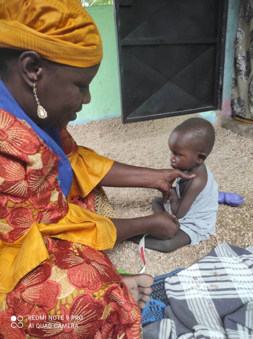 SAMARIYAASSOCI1's tweet photo. 🩺 Au CSI Mora, screening des enfants (6-59 mois) :
✅ Test rapide du palu 🦟
✅ Mesure du périmètre brachial 👶🏾
Objectif : prévenir la malnutrition et améliorer la santé infantile 💙
#SantéPourTous 🏥 #SAMARIYA 🌍 #Prévention 🚀 https://t.co/rEmpc49wBS