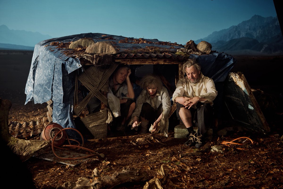 4Viewers's tweet image. It&apos;s the series finale and we discover the real cause of climate change… it&apos;s both good news and bad. Meanwhile, the Channel 4&apos;s lawyers have to intervene in the writer&apos;s room. #MitchellAndWebbAreNotHelping, on @Channel4 tonight at 10pm