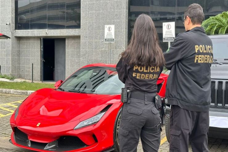 andreshalders's tweet image. ATENÇÃO -- PF apreendeu uma grande quantidade de dinheiro vivo na sede do Sindnapi do irmão de Lula hoje

Em outros locais, também foi apreendida uma frota de carros de luxo 

A operação é a nova fase da Sem Desconto, autorizada por André Mendonça (STF)