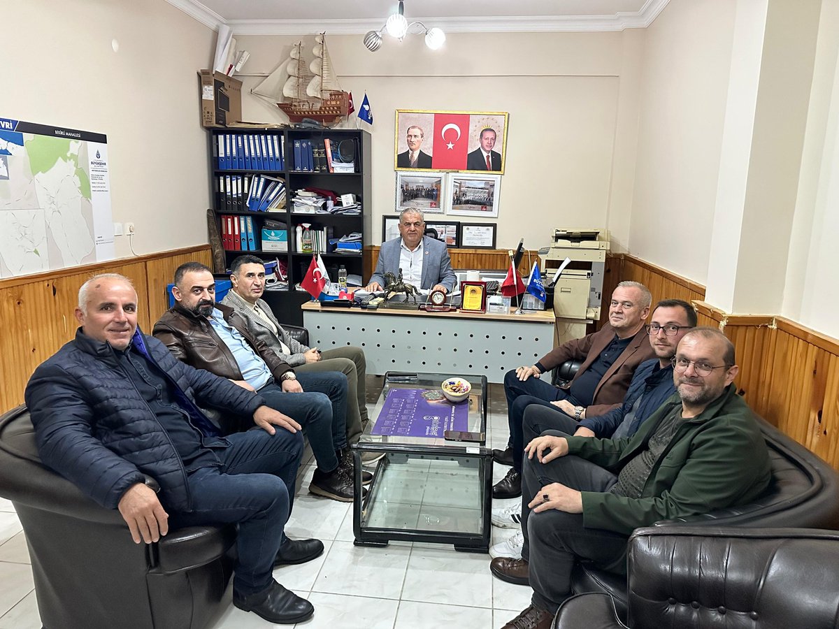 AK Parti Silivri İlçe Başkanımız Sayın <a href="/sami_barlas/">Sami Barlas</a> ve teşkilat mensuplarımızla beraber, Bekirli mahalle Muhtarımız Siyami Orta’yı ziyaret ederek mahallemizin ihtiyaçları ve devam eden çalışmalar hakkında istişarelerde bulunduk.

AK Parti Silivri İlçe Başkanlığı olarak,