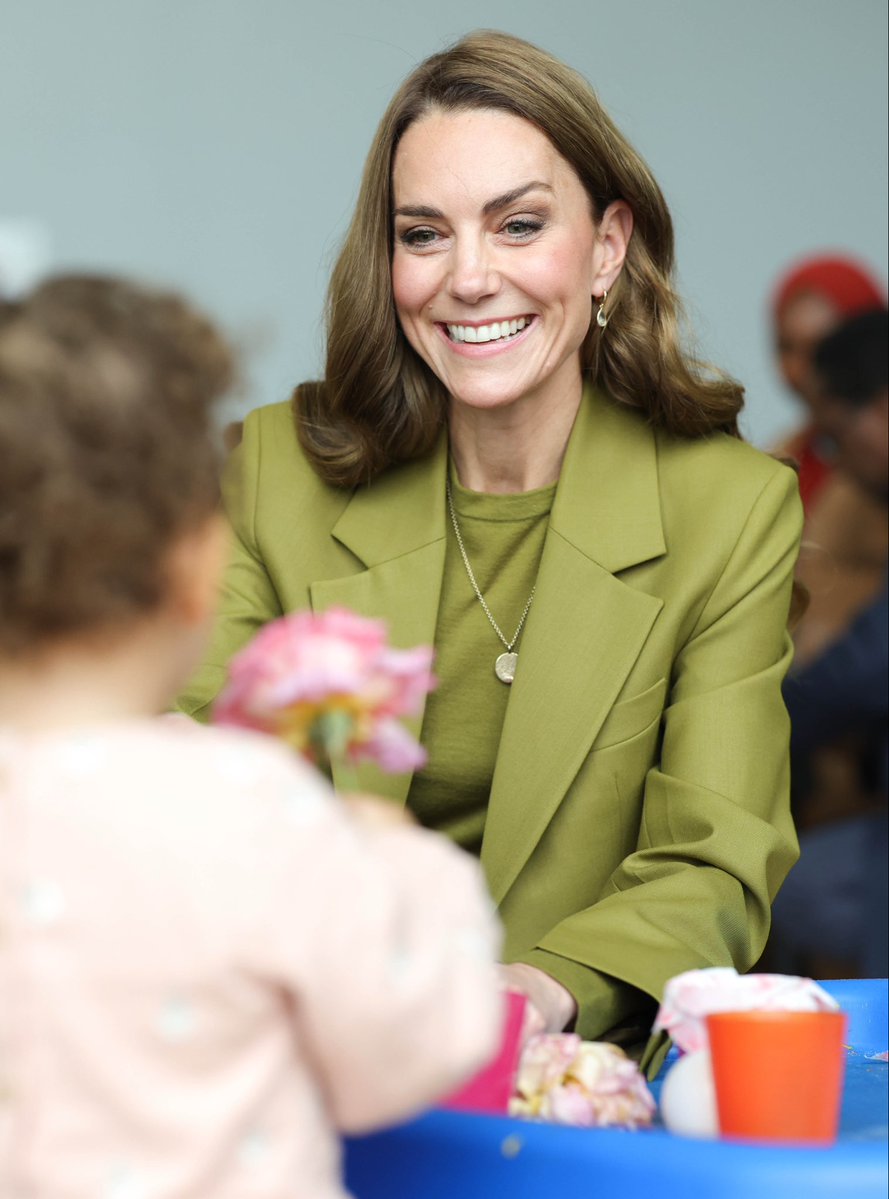 KensingtonRoyal's tweet image. Attention is the most basic form of love. In our increasingly distracted world, it has never been more important to hold on to what truly connects us - to ourselves, to one another, and to the world around us.

Thank you to Home-Start and the Rose Hill Community Centre in Oxford…