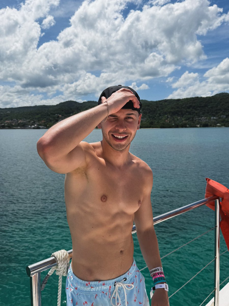 soyfonsee's tweet image. 