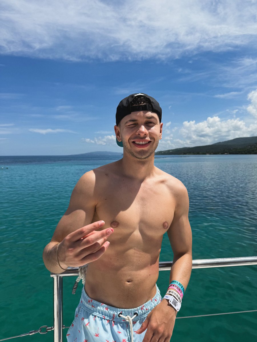 soyfonsee's tweet image. 