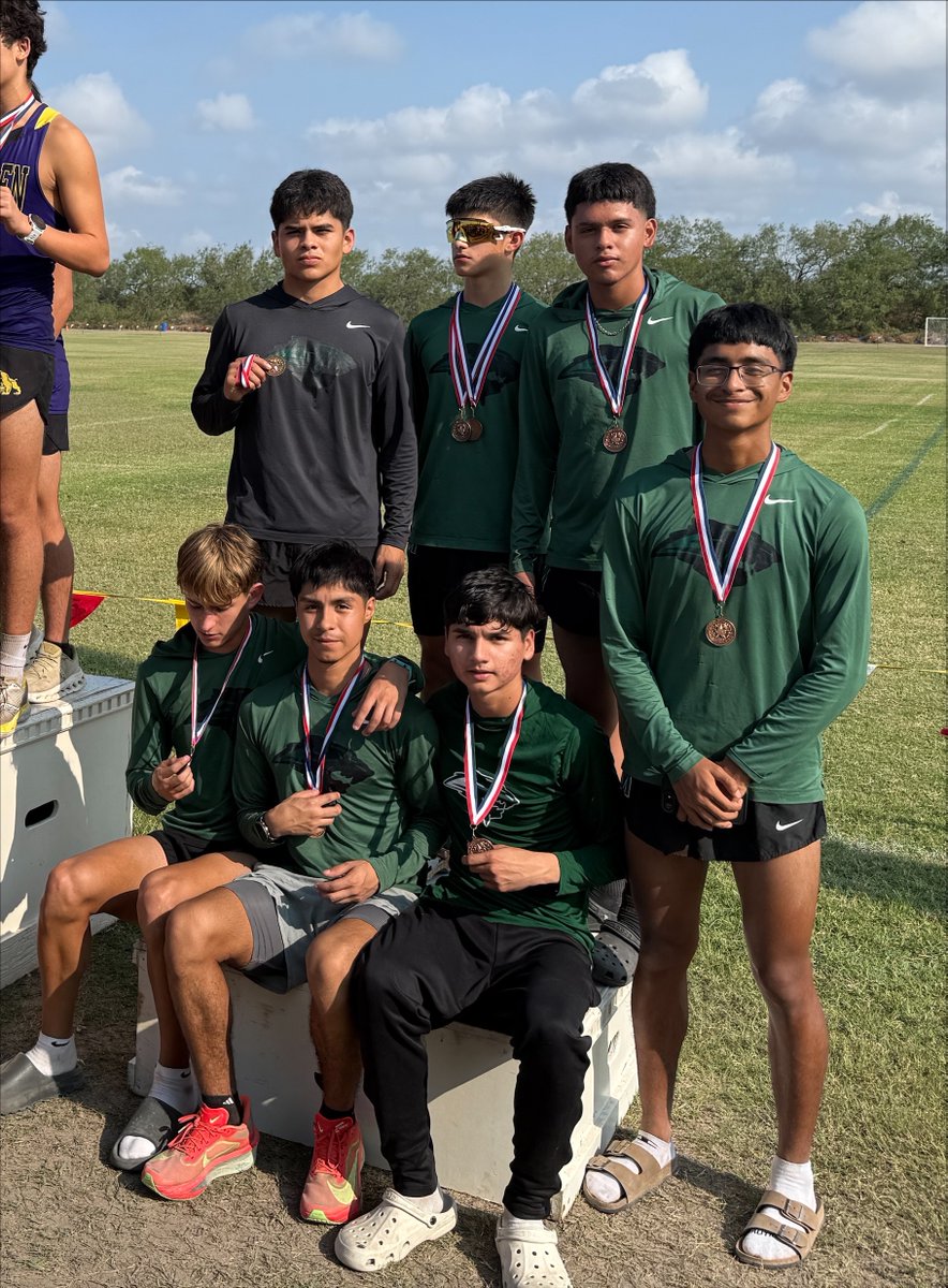 Congratulations to our boys cross country team!
The varsity runners earned 3rd place finish at the UIL 31-5A District Championship earning a ticket to the regional champions.
The freshman team also earned 3rd place and Daniel Morales finished 6th in the junior varsity division!
