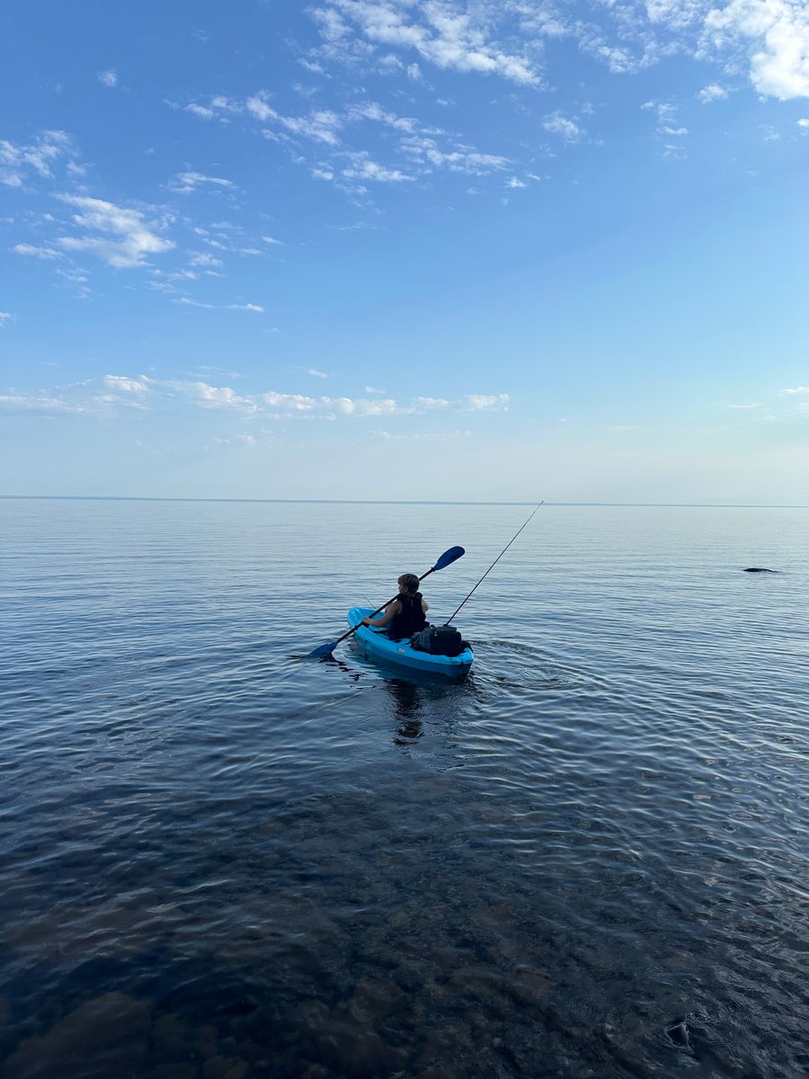 MNSeaGrant's tweet image. These paddlers understood the assignment: stay safe, look good doing it. 🛶💅

Congrats to our 2025 #PaddleSafe Photo Quest champs!
📸 Diana Jones — “Morning Boarding”
📸 George Peterson — “Protected Paddling on Saganaga Lake”
📸 Josh Kempf — “Nor Shor”

Stay buoyant, folks!