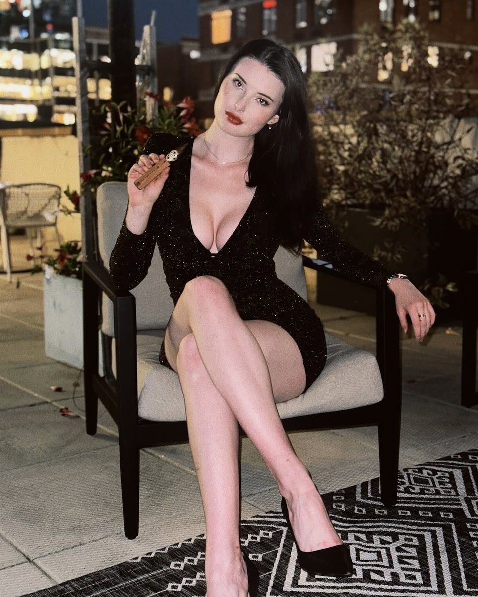 cigar26442's tweet image. How do I look in this?