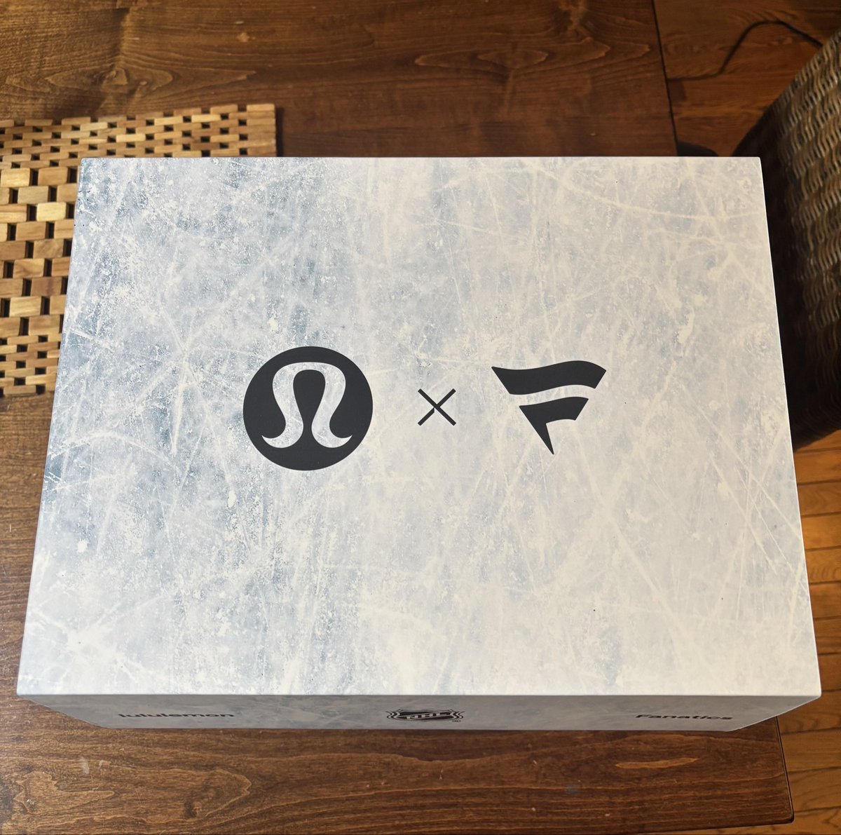teapottoffoIi's tweet image. this is your sign to keep posting on social media. i am beyond grateful to have been sent this package :)
