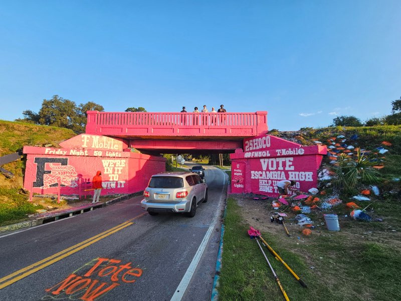 EscambiaFb's tweet image. It&apos;s voting time!
Vote for Escambia High to win the $1 million stadium makeover.
t-mobile.com/brand/friday-n…
VOTE &amp;amp; SHARE
@EscambiaFb @TMobile #fn5gl  #FN5GLContest