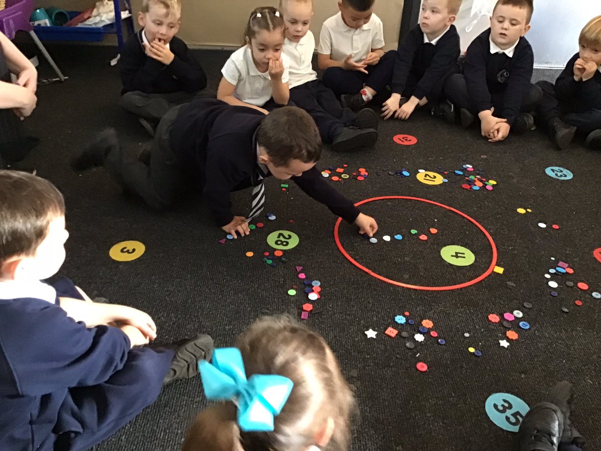 Receptionmonksd's tweet image. #classR1 we have really enjoyed Maths lessons this week we have been learning how to match and sort objects we used a variety of different objects, our class was so good at this and we had lots fun @Monksdownmaths2