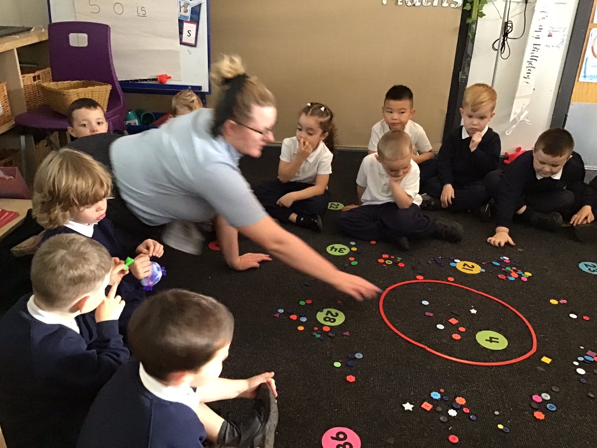 Receptionmonksd's tweet image. #classR1 we have really enjoyed Maths lessons this week we have been learning how to match and sort objects we used a variety of different objects, our class was so good at this and we had lots fun @Monksdownmaths2