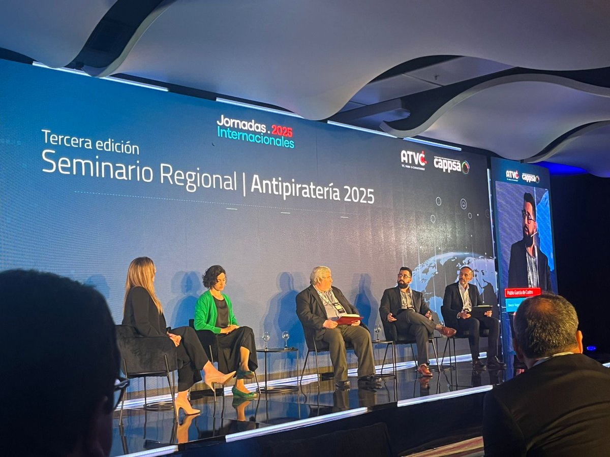 La semana pasada, en #Jornadas2025, se realizó el Seminario Regional Antipiratería y se compartieron principales hallazgos de nuestro reporte "Dimensión e impacto de la piratería online de contenidos audiovisuales en América Latina".

🔗 Descárgalo gratis cet.la/estudios/cet-l…