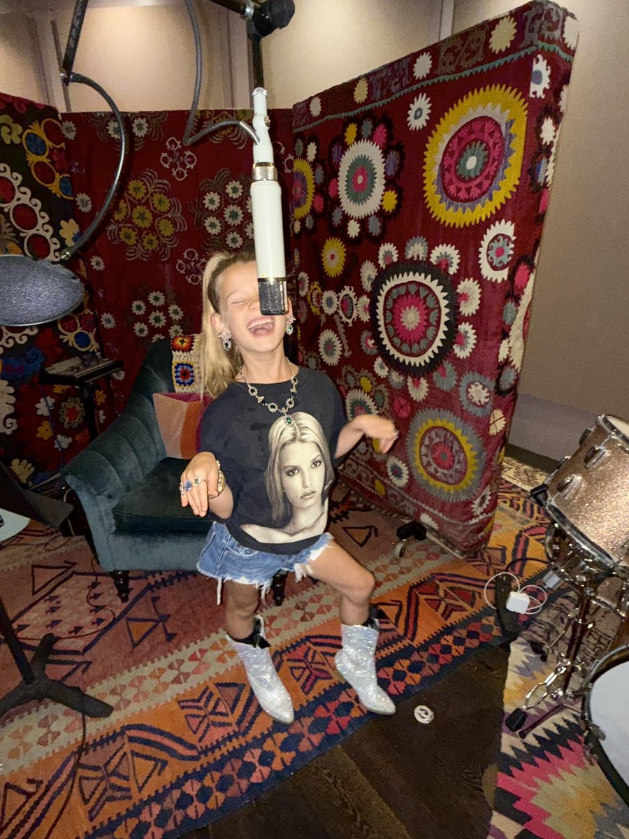 JessicaSimpson's tweet image. Today is dress as your favorite artist for spirit week at school and Bird wanted to dress up as meeeeee