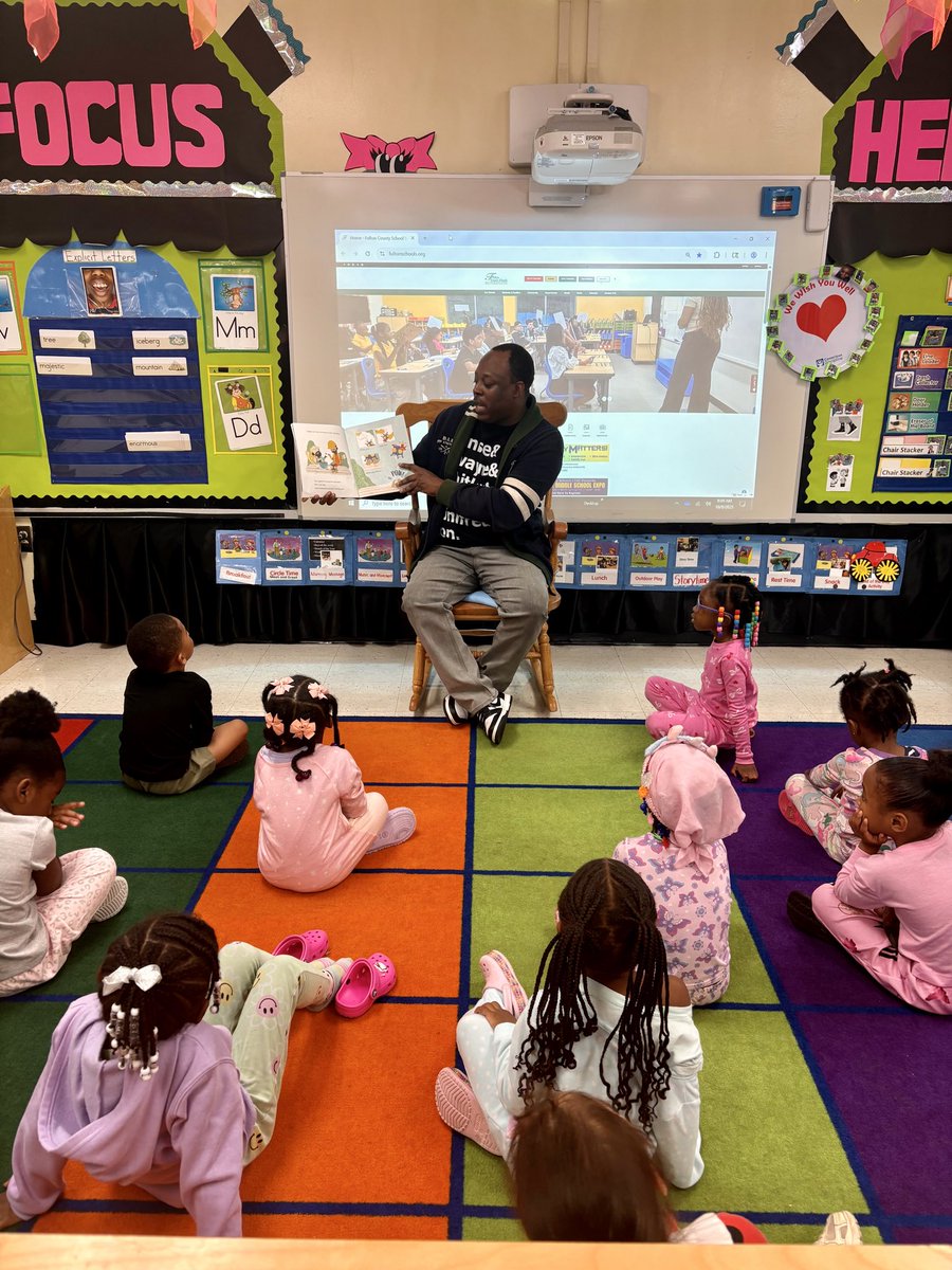 WeAreNolanOwls's tweet photo. π Huge thanks to our amazing volunteers who spent time reading to our Pre-K classes this week! Our little learners loved every story and smile. π #GaPreKWeek https://t.co/0g7GqSLmPE