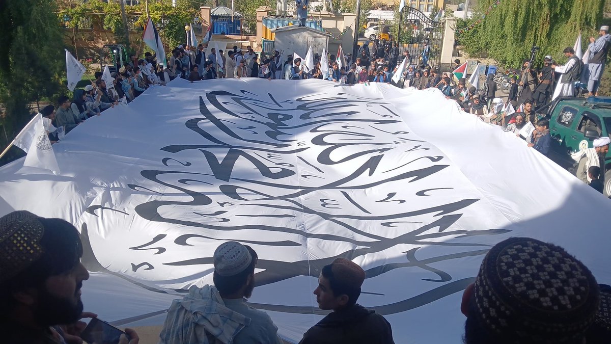 الحرية السعيدة لأهل غزة!
احتفلت أفغانستان اليوم أيضًا بيوم حرية غزة. 

د غزې په مظلومو مسلمانانو د ازادۍ ورځ:
او په خوشالۍ کې يې هراتې ځوانانو جـــشن✅