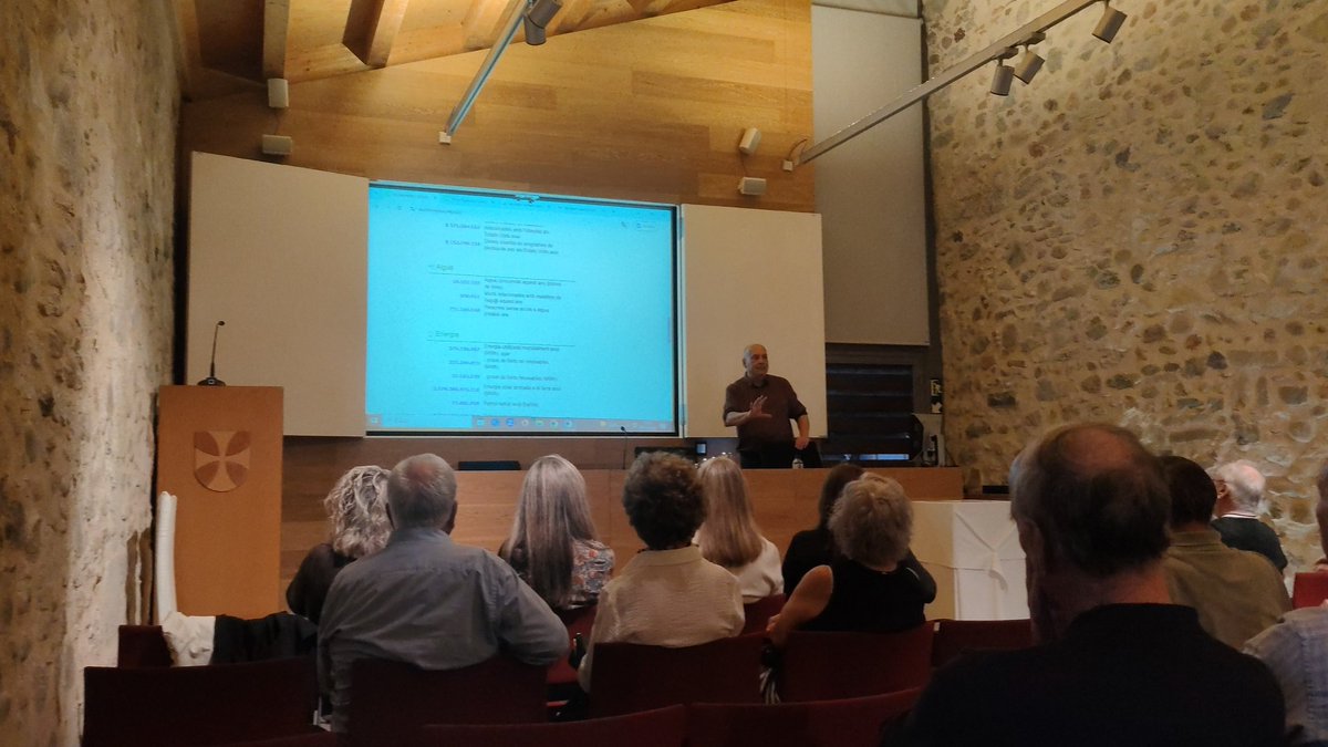 rvilablareix's tweet image. Aquest vespre, a Can Gruart de Vilablareix, el professor i periodista Josep @Martinoy impartirà els dijous d'aquest mes d'octubre, un cicle de conferències sobre l'anàlisi de l'actualitat. Una activitat organitzada per l'Associació Cultural. 107.5 FM 📻 (Girona)