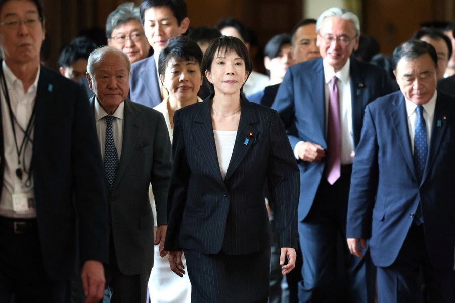 Cait_Sith_co's tweet image. 高市さんが岸田、菅と相次いで会談したらしく、巷間では「公明との仲を取り持ってもらったんだろう」と言われていますが、私はワンチャン「公明切りますがいいですね」と言いに行ったんではないかと思っているんだが、ないか？