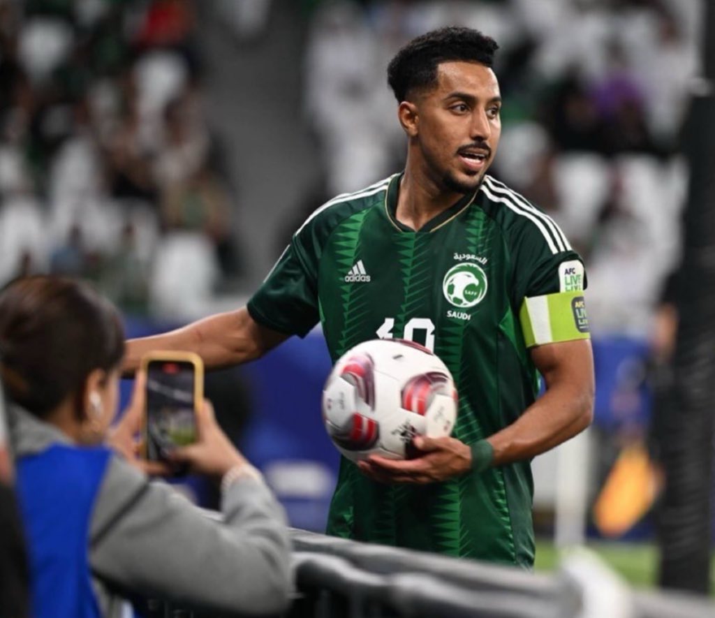 والله ياهو ضاغطهم ضغط 
الله يطول بعمرك الكروي يا سالم
                     💚