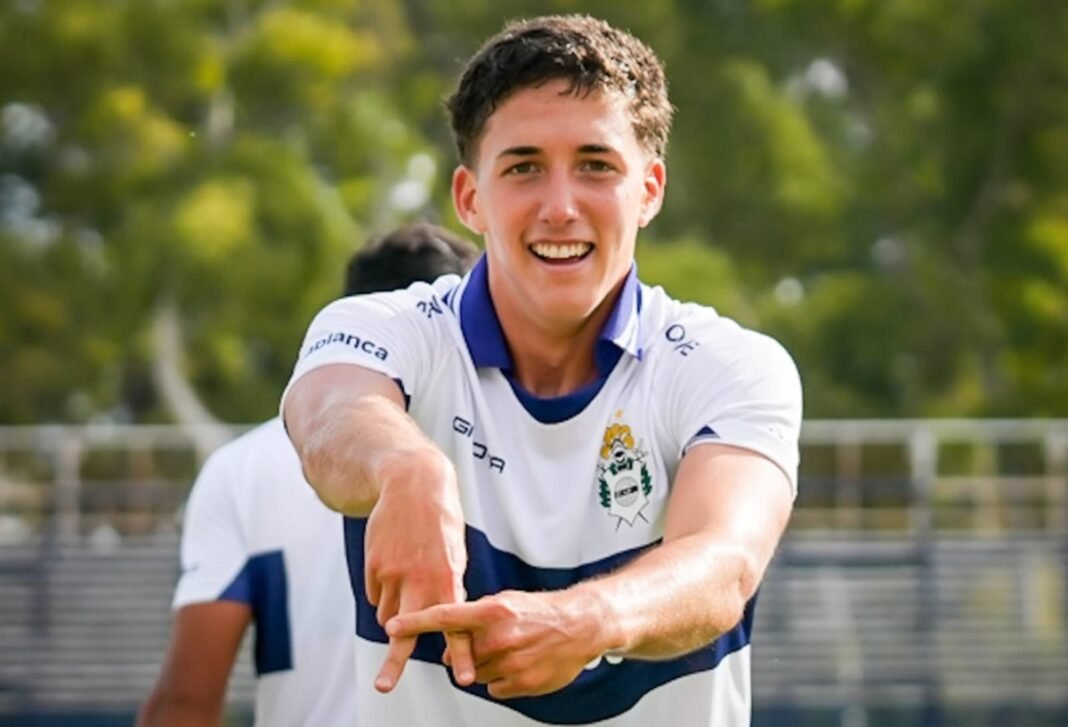 Cielosports (@cielosports) on Twitter photo #GELP Un Barros Schelotto vuelve a concentrar con la Primera de Gimnasia: la chance que el hijo de Guillermo tanto esperó.
infocielo.com/deportes/un-ba… #GELP Un Barros Schelotto vuelve a concentrar con la Primera de Gimnasia: la chance que el hijo de Guillermo tanto esperó.
infocielo.com/deportes/un-ba…