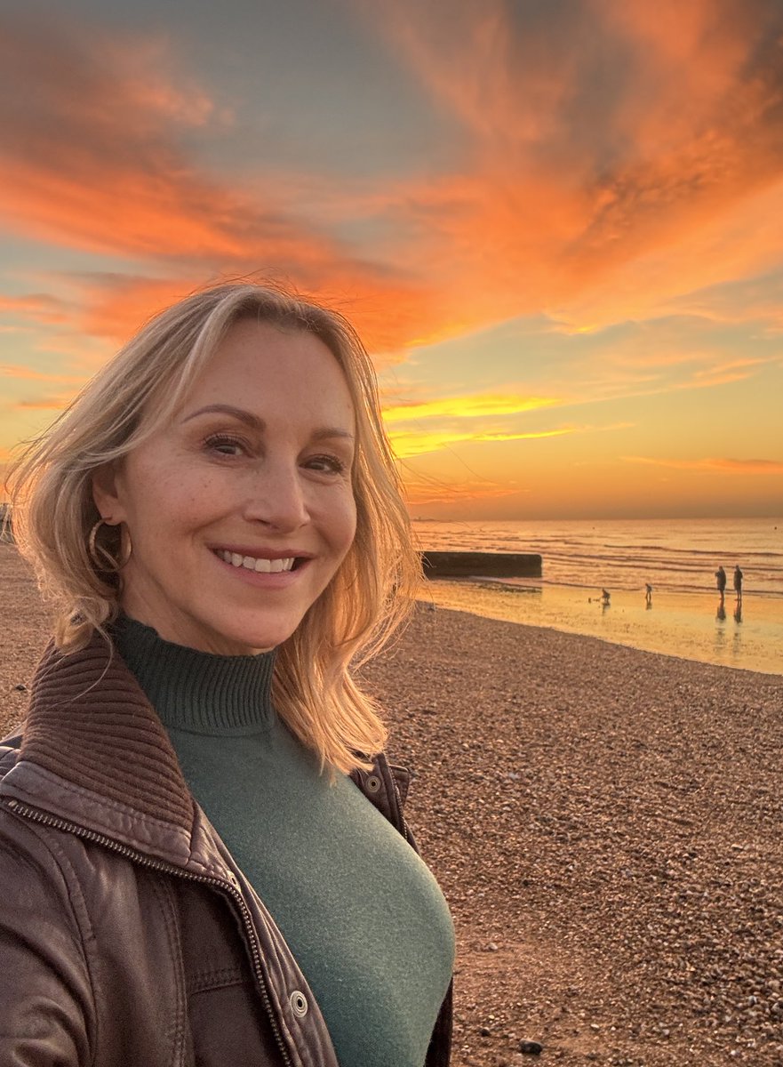 sophieRblake's tweet image. Tonight’s spectacular sunset over Hove beach 🌅 #sunset