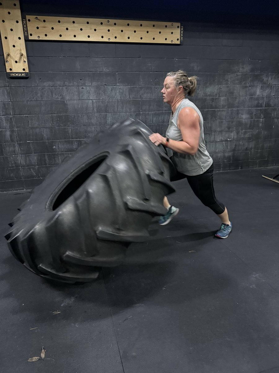 CFUnaStamus's tweet image. All the fun ways to hit a great day of #functionalstrengthtraining! 

#sandbag #sledpush #sledpull #sledgehammer #hulksmash #bigasstire #tireflip #farmercarry #gripstrength #functionaltraining #bettereveryday #crossfitunastamus #unastamusfitness #elkriver #elkrivermn