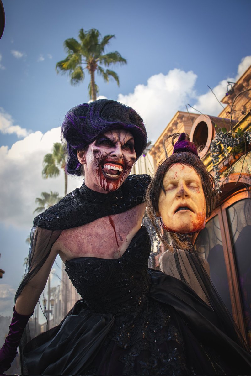 UnmanagedMedia's tweet image. Want a bite? @HorrorNightsORL #HHN34