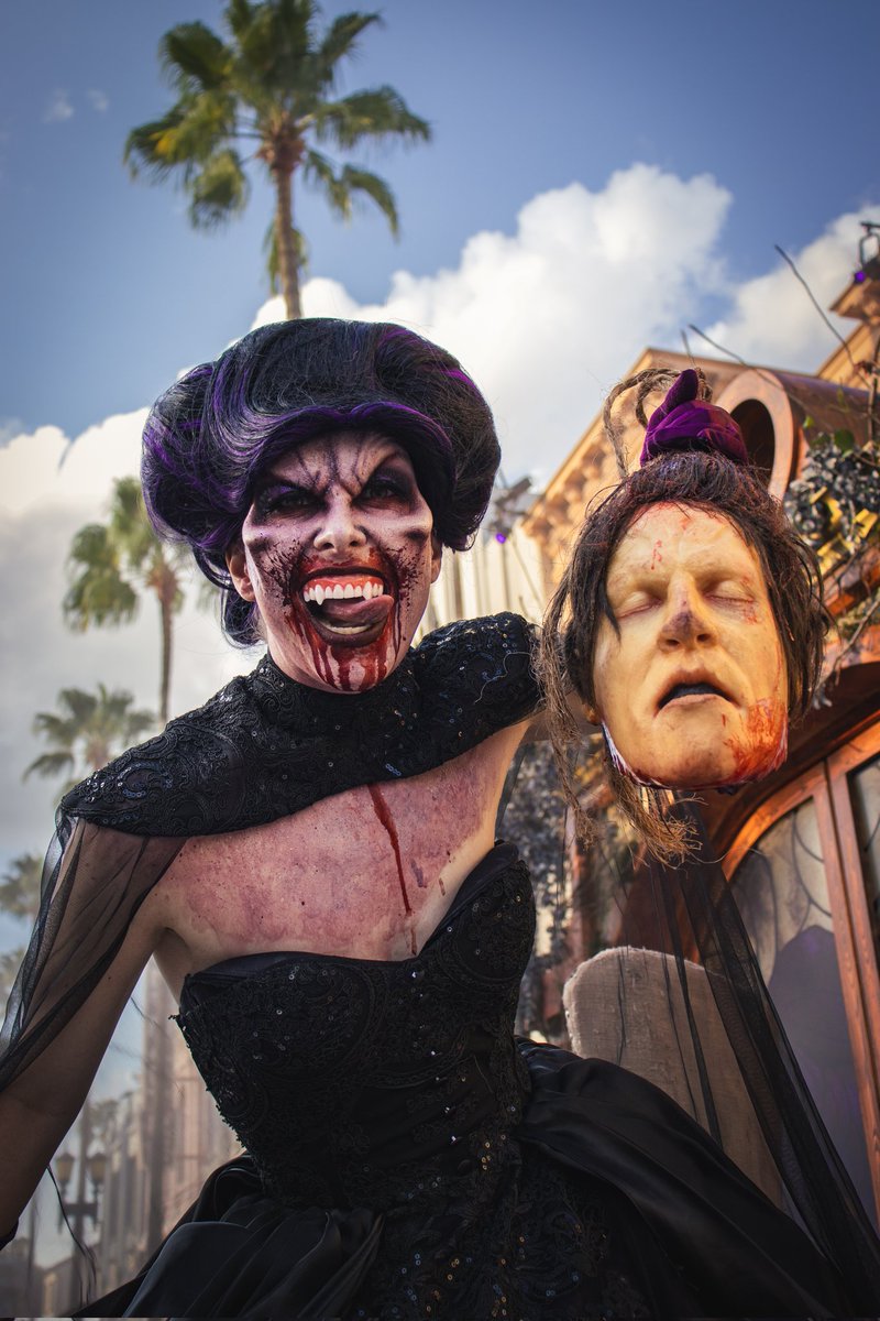 UnmanagedMedia's tweet image. Want a bite? @HorrorNightsORL #HHN34