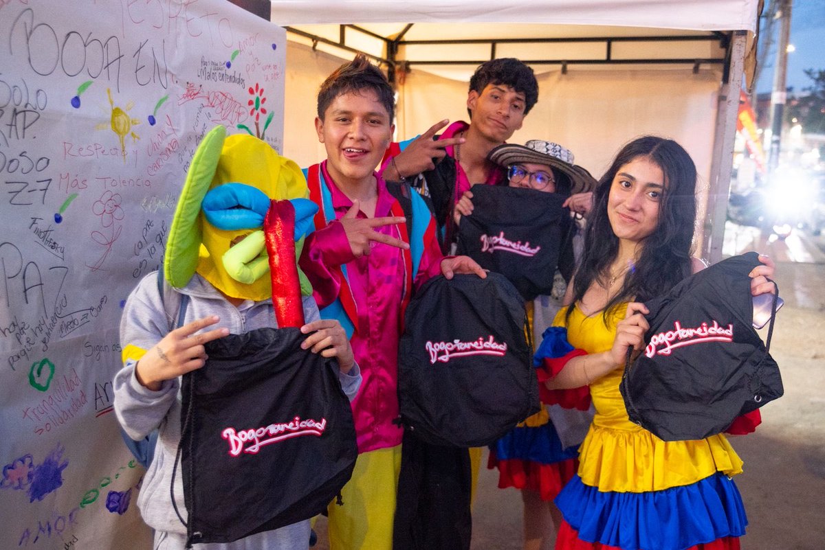 AlcaldiadeBosa's tweet image. Esta es una gran apuesta de @GobiernoBTA @CarlosFGalan y del Alcalde Fabián Ramírez, en articulación con el Laboratorio de Innovación de Bosa y #GOLAB. 

Porque en #Bosa se goza… ¡y no se pelea! 🎭🎶 #Bogotaneidad #AquíSíPasa