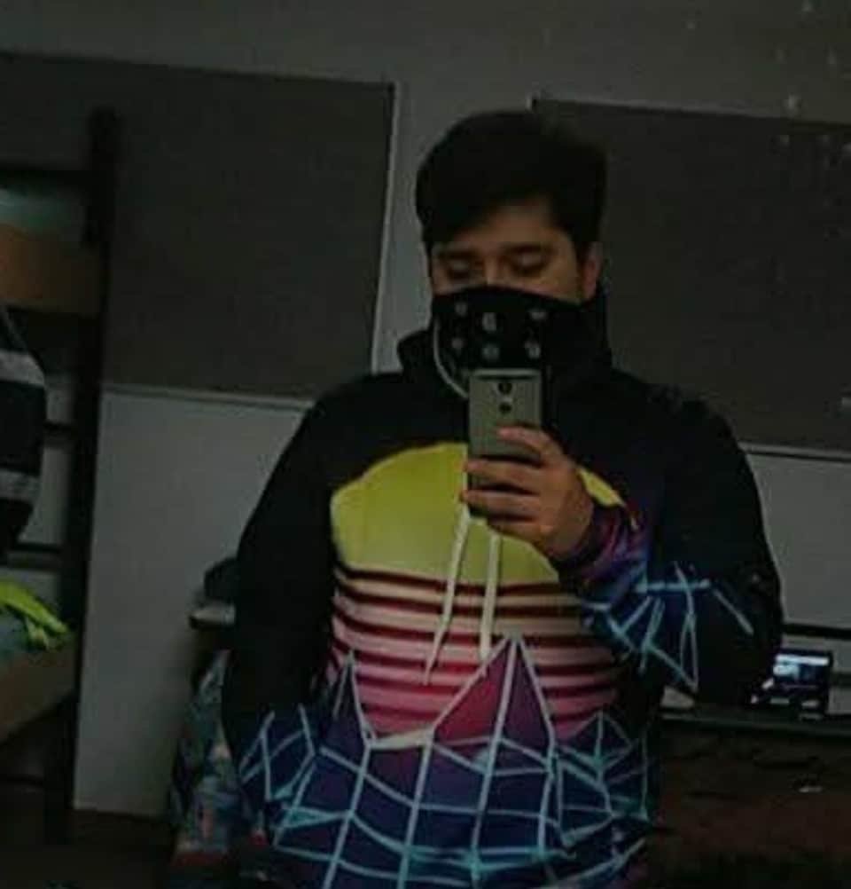 connor_stringer's tweet image. 🚨EXC: The 'Portland Frog' who clashed with ICE is a self-identifying non-binary Antifa terrorist.
Seth Todd, 24, previously called for the murder of Donald Trump. When tracked down by @Telegraph he said he was sorry and insisted he wasn't violent.
telegraph.co.uk/us/news/2025/1…