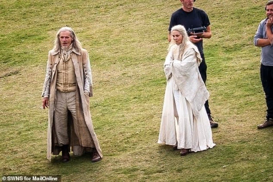 L’acteur français Lambert Wilson et l’actrice Marthe Keller seront respectivement Nicolas et Pernelle Flamel dans la future série #HarryPotter.
#LambertWilson #MartheKeller