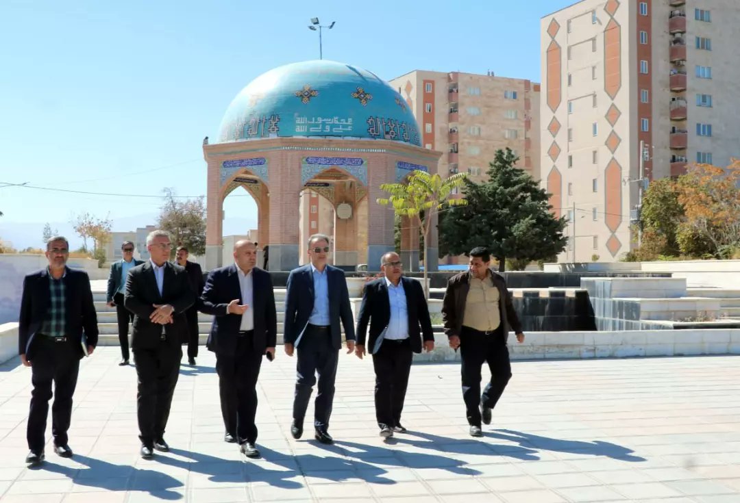 احمد دیناری، سرپرست اداره‌کل میراث‌فرهنگی، گردشگری و صنایع‌دستی خراسان شمالی، در نخستین روز کاری خود با حضور در گلزار شهدای گنام، با آرمان‌های شهدا تجدید میثاق کرد.
#میراث_فرهنگی #شهدای_گنام #خراسان_شمالی #تجدید_میثاق