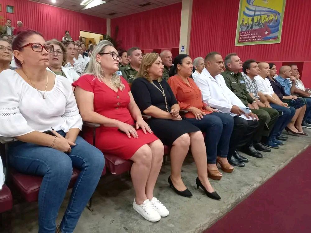 SuselyMorfaG's tweet image. Las palabras del Comandante en Jefe Fidel Castro se escucharon alto y fuerte en el acto conmemorativo por el 35 aniversario del Hospital Universitario Clínico Quirúrgico Arnaldo Milián Castro, de Villa Clara. 
#VillaClaraConTodos #CubaPorLaVida