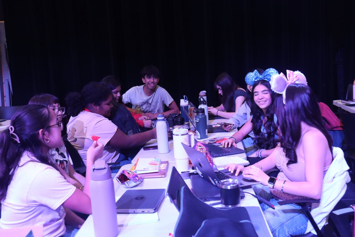 EHSSaluteYBK's tweet image. Lone Star Yearbook Camp Day 1 done.