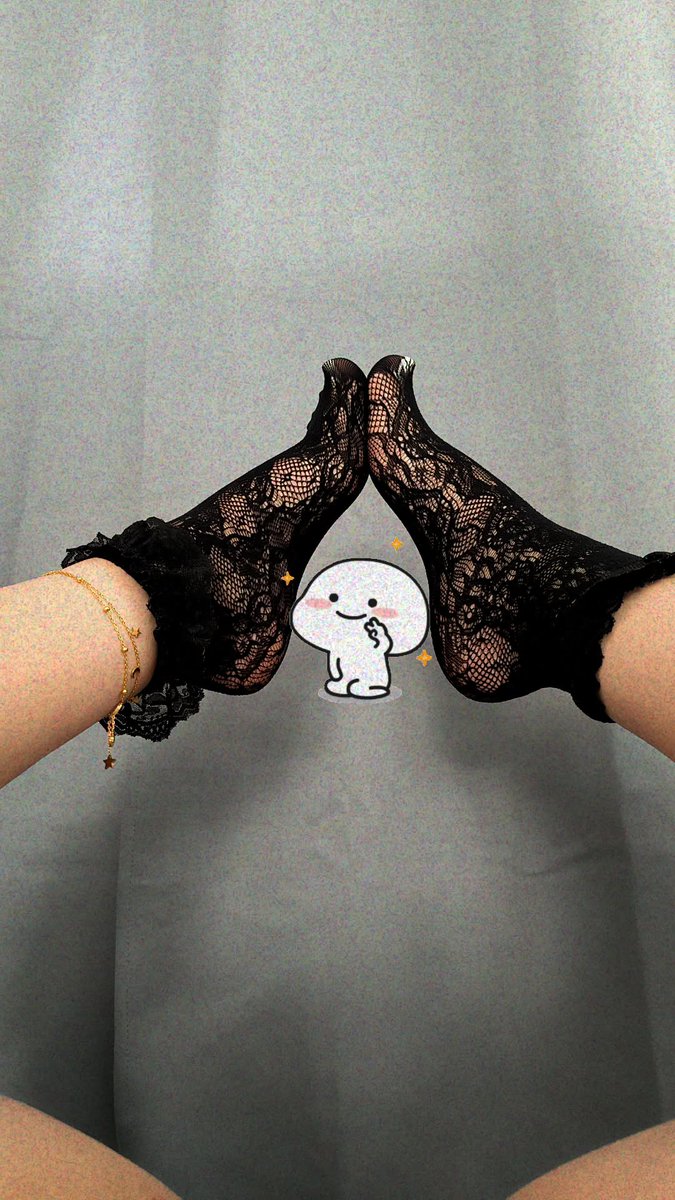 nabi4ever8's tweet photo. #feetfetısh 
#feetworshi̇p 
#feetlover
#feetpics
#feetgirl
#socks
#sexyfeet
#sugarygirls 
#sugardaddyneed https://t.co/I76ufkrzia