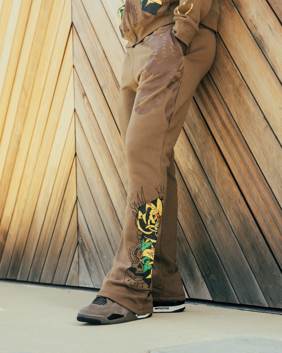 DTLRVILLA's tweet image. The #EdHardy Sweat suit is available in-store and online at dtlr.com