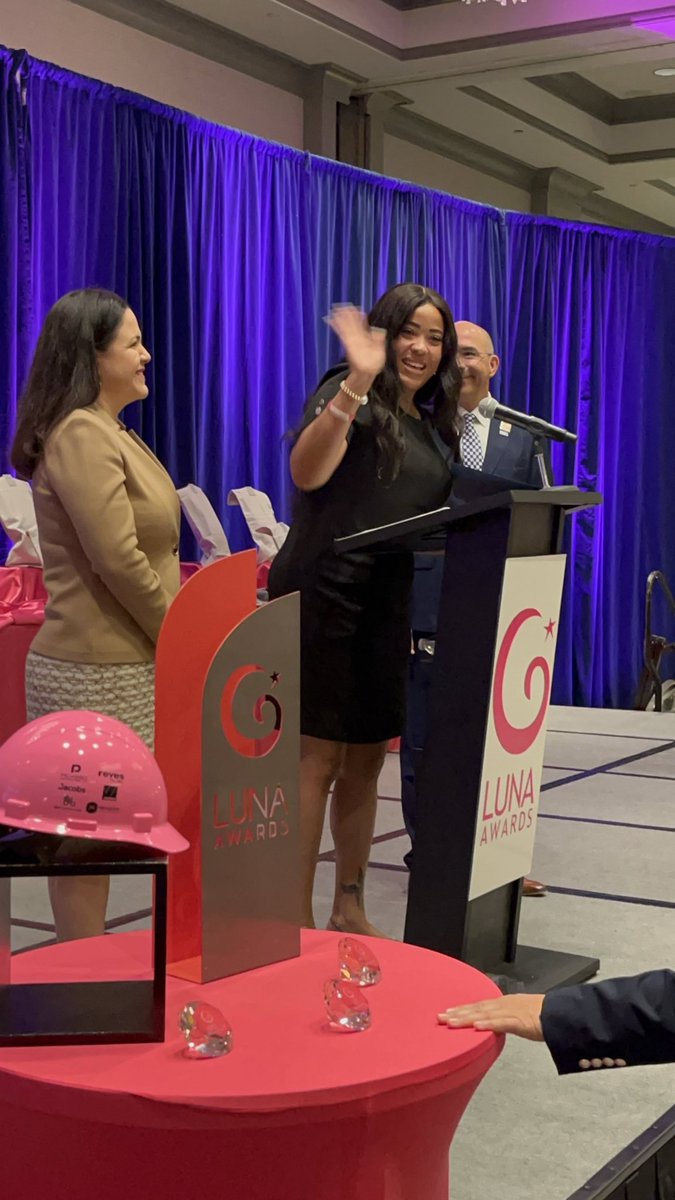 I was honored to join the Regional Hispanic Contractors Association for the 2025 Luna Awards Luncheon, celebrating women who are shaping the future of architecture, engineering, and construction.