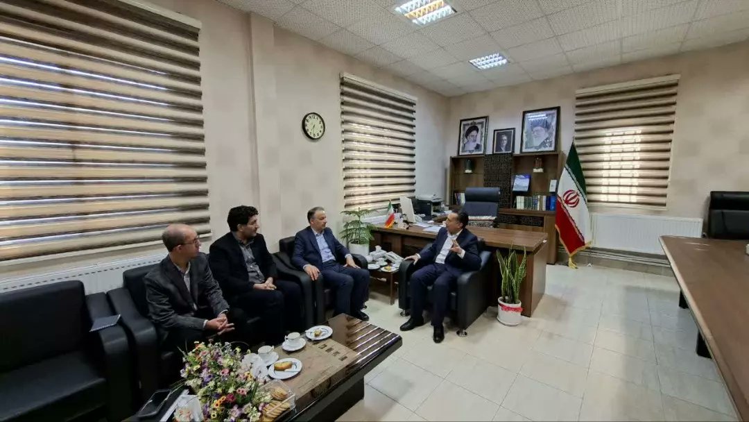 دیدار احمد دیناری، سرپرست اداره‌کل میراث‌فرهنگی، گردشگری و صنایع‌دستی خراسان شمالی، با فرماندار سملقان
در این دیدار ظرفیت‌های گردشگری، مرمت آثار تاریخی و توسعه زیرساخت‌های فرهنگی و طبیعی شهرستان مورد بررسی قرار گرفت.
#میراث_فرهنگی #گردشگری #سملقان #خراسان_شمالی